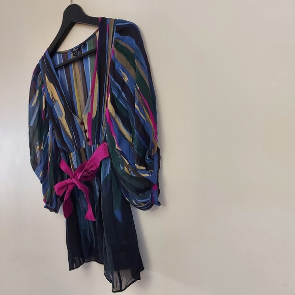 Ted Baker V neck silk sheer blouse with blouson 3/4 sleeve - Picture 3 of 9